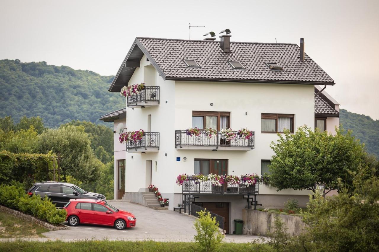 Apartments Lucic Slunj Luaran gambar